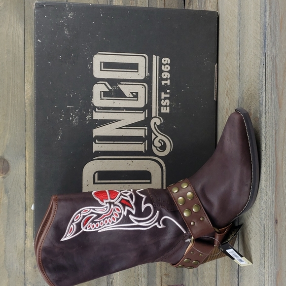 dingo Shoes - Women's Dingo City Limits Harness Boots  Embroidered Design Brown